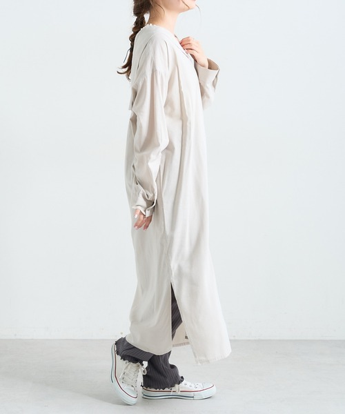 PUAL CE CIN(ピュアルセシン)の「【Du noir】セーラーカラーロングワンピース(ワンピース・レディース・グレー/グレイッシュベージュ・FREE)」の3枚目の写真