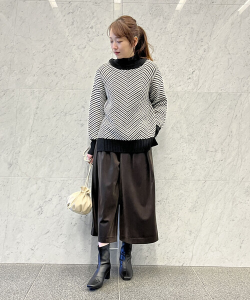 COMME CA ISM(コムサイズム)の「ジャージー コーデュロイ ワイドパンツ(その他パンツ・レディース・グレイッシュベージュ/チャコール/サックスブルー/ブラウン/ブラック・SMALL/MEDIUM/LARGE)」の18枚目の写真