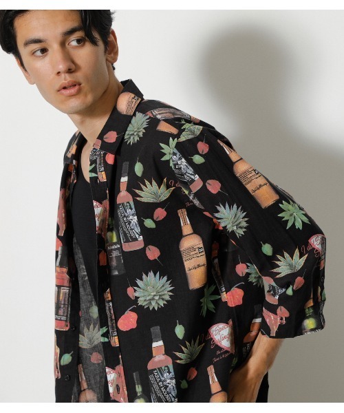 AZUL by moussy（アズールバイマウジー）の「LINEN BLEND ALOHA SHIRT/リネンブレンドアロハシャツ（シャツ/ブラウス・メンズ・ブラック系その他/ホワイト系その他/グリーン系その他2・SMALL/LARGE/MEDIUM）」の5枚目の写真