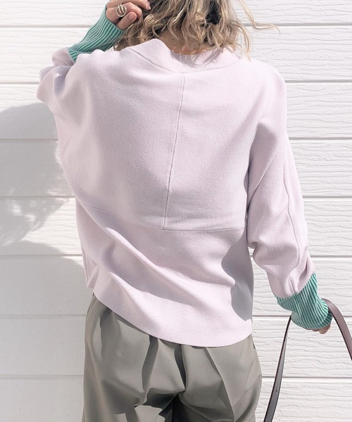 Q（キュー）の「切替ドルマンニット（ニット/セーター・レディース・ライトグレー/ネイビー/チェリーピンク/ブルー/ペールイエロー/アイボリー/セージグリーン/ホワイト・MEDIUM）」の3枚目の写真