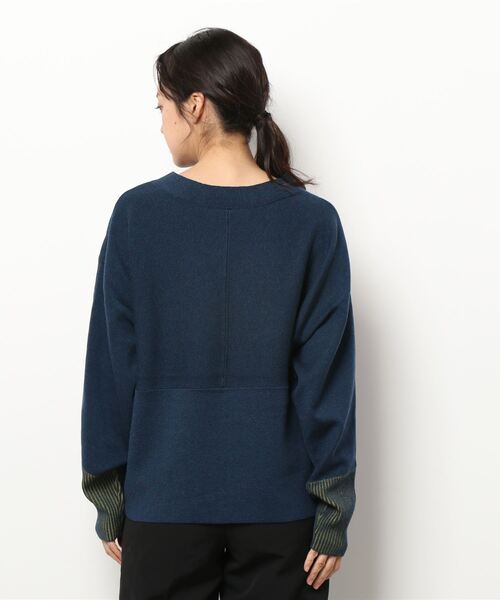 Q（キュー）の「切替ドルマンニット（ニット/セーター・レディース・ライトグレー/ネイビー/チェリーピンク/ブルー/ペールイエロー/アイボリー/セージグリーン/ホワイト・MEDIUM）」の21枚目の写真