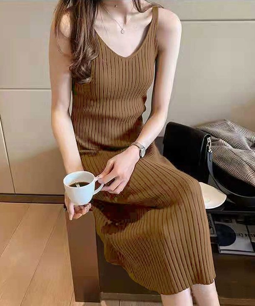 Primazel（プリマゼル）の「マキシ丈ノースリーブニットワンピース（ワンピース・レディース・ブラック/ベージュ/ブラウン・M）」の3枚目の写真