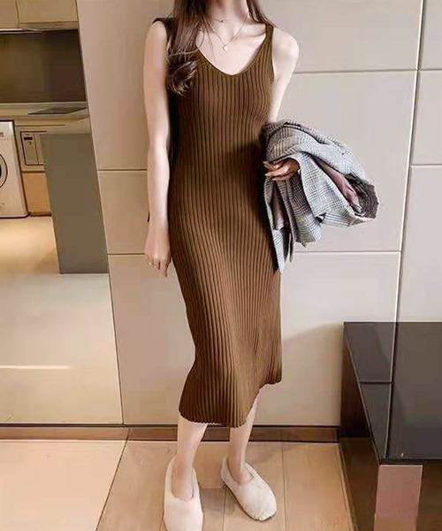 Primazel（プリマゼル）の「マキシ丈ノースリーブニットワンピース（ワンピース・レディース・ブラック/ベージュ/ブラウン・M）」の16枚目の写真