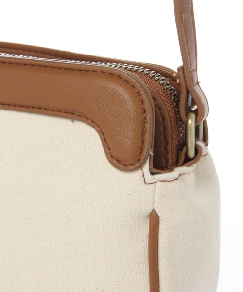 studio CLIP（スタディオクリップ）の「アオリポケットミニショルダーバッグ（ショルダーバッグ・レディース・ブラック/ブラウン・FREE）」の11枚目の写真