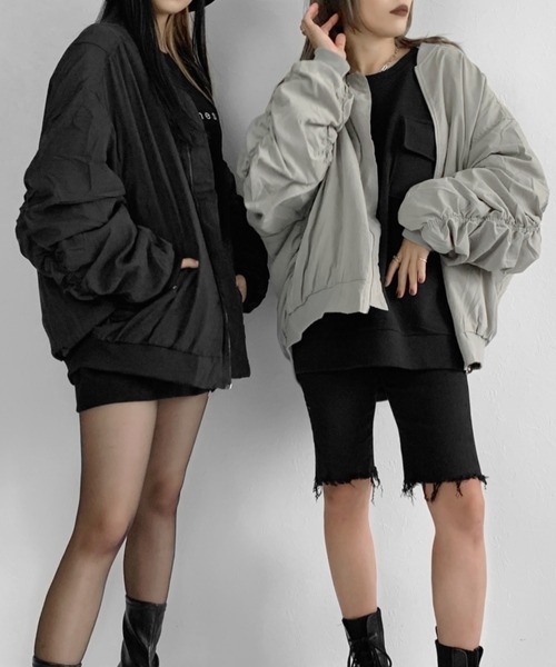 LVEU.（ラブユ.）の「【LVEU.】ルーズギャザーMA-1ブルゾン / アウター ブルゾン MA-1 ビッグ オーバー ギャザー ミドル カジュアル ストリート ミリタリー ブラック グレー カーキ（MA-1・レディース・ライトグレー/ブラック/カーキ・FREE）」の18枚目の写真