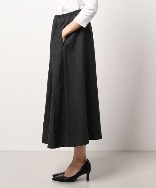 Samansa Mos2 blue（サマンサモスモスブルー）の「ヘリンボーンフレアスカート（スカート・レディース・ブラウン/グレー/チャコール・ﾌﾘ-）」の6枚目の写真