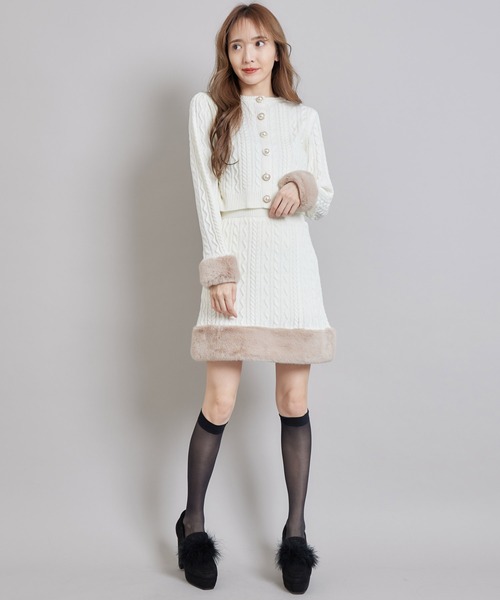 TITTY&CO.（ティティーアンドコー）の「フェイクファーケーブルニット