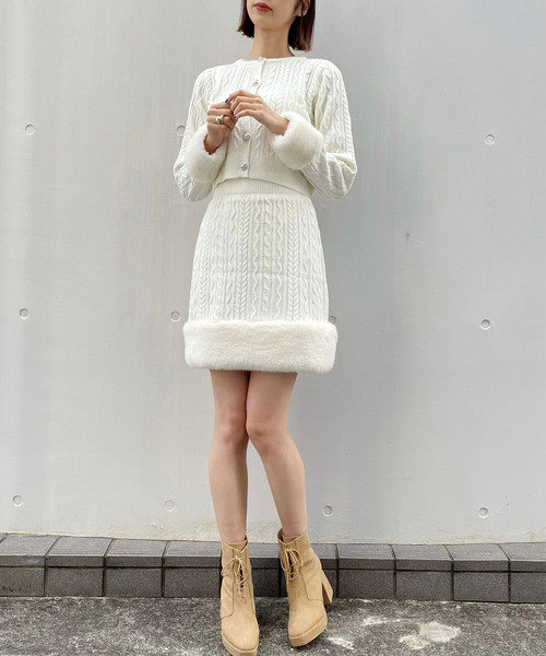 TITTY&CO.（ティティーアンドコー）の「フェイクファーケーブルニット