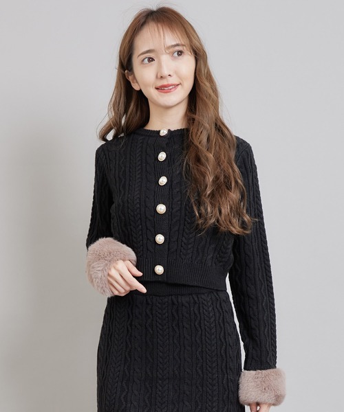TITTY&CO.（ティティーアンドコー）の「フェイクファーケーブルニット