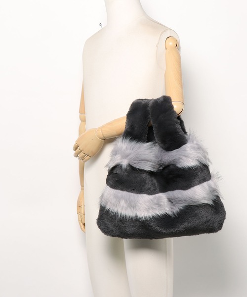 Donnaruma（ドンナルンマ）の「フワかわ！！エコファーハンドバッグ（トートバッグ・レディース・ベージュ/ブラウン/グレー/アイボリー・1/2）」の6枚目の写真