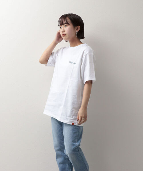 UNIVERSAL OVERALL(ユニバーサルオーバーオール)の「【UNIVERSAL OVERALL/ユニバーサルオーバーオール】別注 WINDYCITY プリントTシャツ(Tシャツ/カットソー・メンズ・ブラック/ホワイト/ライトグレー・M/L/XL)」の5枚目の写真