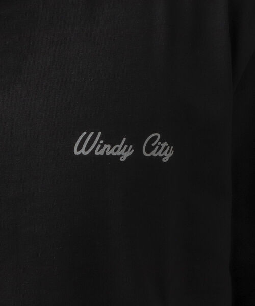 UNIVERSAL OVERALL(ユニバーサルオーバーオール)の「【UNIVERSAL OVERALL/ユニバーサルオーバーオール】別注 WINDYCITY プリントTシャツ(Tシャツ/カットソー・メンズ・ブラック/ホワイト/ライトグレー・M/L/XL)」の16枚目の写真