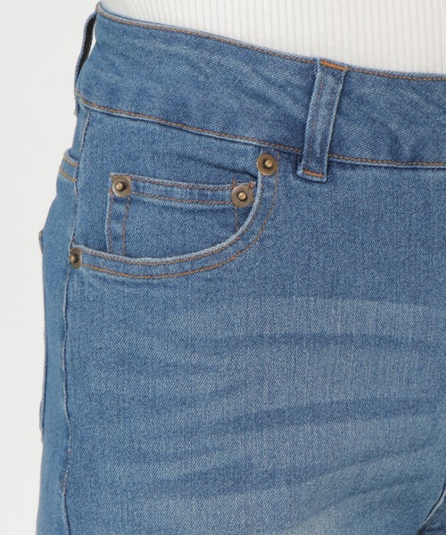 ikka（イッカ）の「デニムストレッチスキニーパンツ（デニムパンツ・レディース・ブルー/オフホワイト/ネイビー・M/L/S）」の19枚目の写真