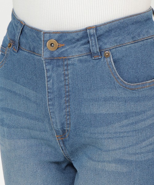 ikka（イッカ）の「デニムストレッチスキニーパンツ（デニムパンツ・レディース・ブルー/オフホワイト/ネイビー・M/L/S）」の18枚目の写真