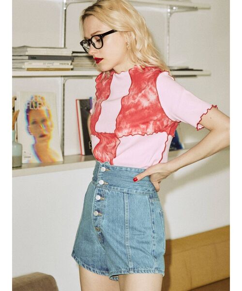 jouetie（ジュエティ）の「ボタンフライハイウエストデニムショートパンツ（デニムパンツ・レディース・ライトブルー/ブラック・SMALL/MEDIUM）」の4枚目の写真