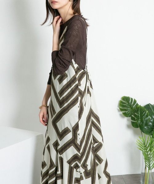 KBF（ケイビーエフ）の「メイズパターンアシンメトリーキャミワンピース（ワンピース・レディース・ホワイト系その他/グリーン系その他・ONE）」の14枚目の写真