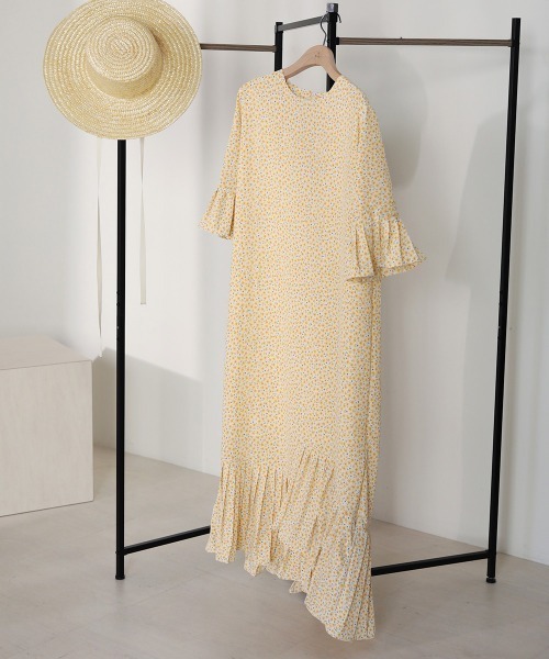 Bab(バブ)の「裾アシメプリーツワンピース(ワンピース・レディース・イエロー/ブラック・M)」の16枚目の写真