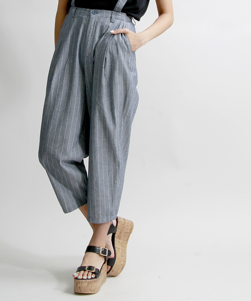 WEGO（ウィゴー）の「WEGO/サス付きクロップドパンツ（その他パンツ・レディース・ホワイト系その他/ブラック/ブルー系その他・FREE）」の3枚目の写真