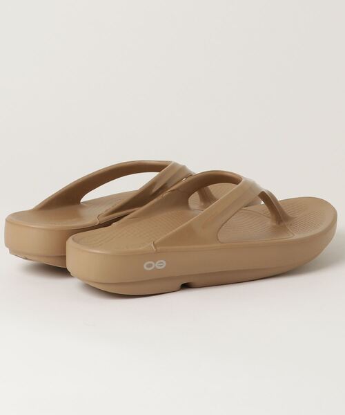 OOFOS（ウーフォス）の「OOFOS OOlala（サンダル・レディース・ブラック/ベージュ/グレー/ホワイト・6/8/7）」の17枚目の写真