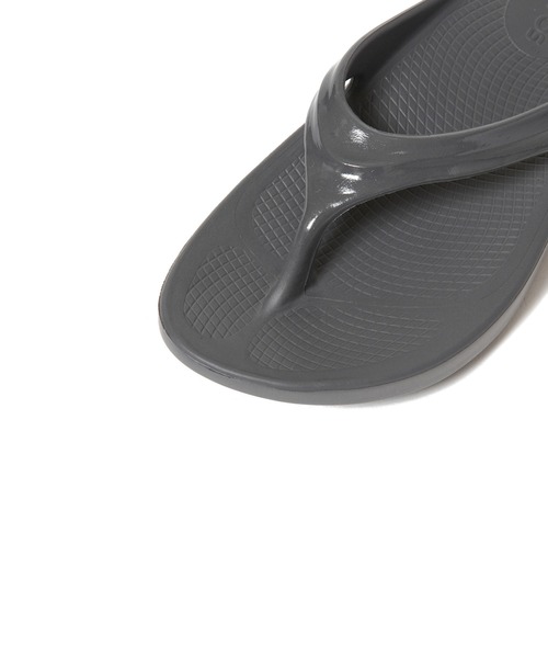 OOFOS（ウーフォス）の「OOFOS OOlala（サンダル・レディース・ブラック/ベージュ/グレー/ホワイト・6/8/7）」の7枚目の写真