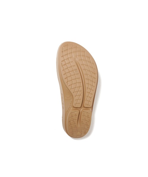 OOFOS（ウーフォス）の「OOFOS OOlala（サンダル・レディース・ブラック/ベージュ/グレー/ホワイト・6/8/7）」の16枚目の写真