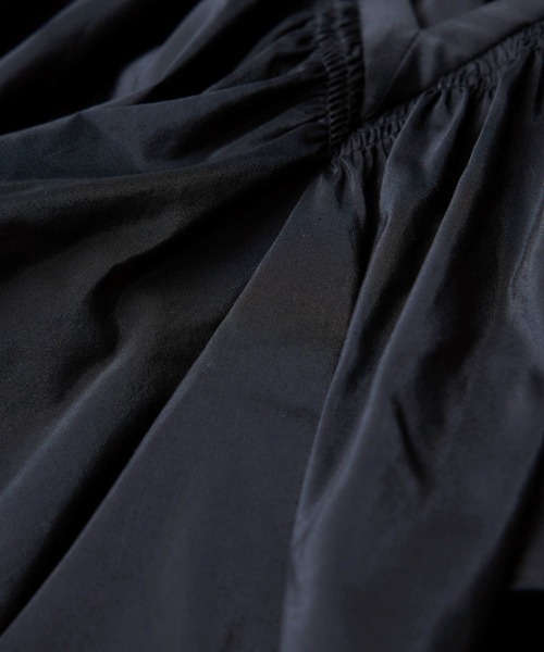 ROPE'（ロペ）の「【エディター三尋木奈保さんコラボ】ラッフルブラウス（シャツ/ブラウス・レディース・ベージュ/ネイビー/ブルー系その他4/オフホワイト・38）」の20枚目の写真