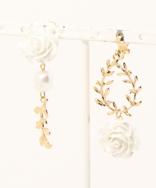 apres jour（アプレジュール）の「【apres jour×ARIAZ】ローズイヤリング（イヤリング・レディース・ホワイト/レッド・FREE）」の4枚目の写真