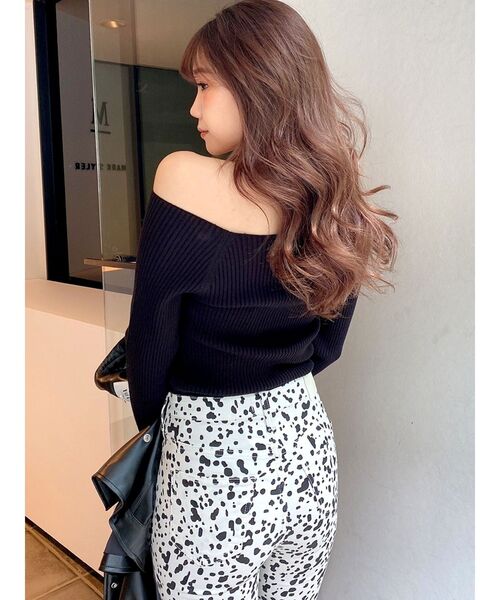 GYDA（ジェイダ）の「オフショルリブニットトップス（ニット/セーター・レディース・オフホワイト/チャコールグレー/ブラック・FREE）」の4枚目の写真