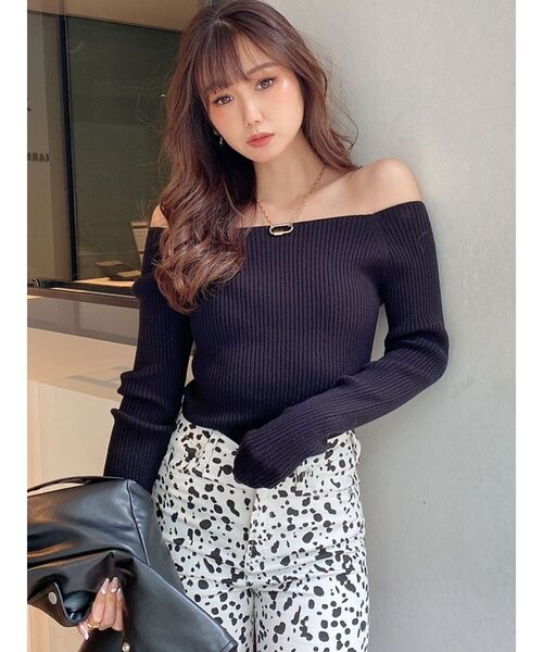 GYDA（ジェイダ）の「オフショルリブニットトップス（ニット/セーター・レディース・オフホワイト/チャコールグレー/ブラック・FREE）」の5枚目の写真