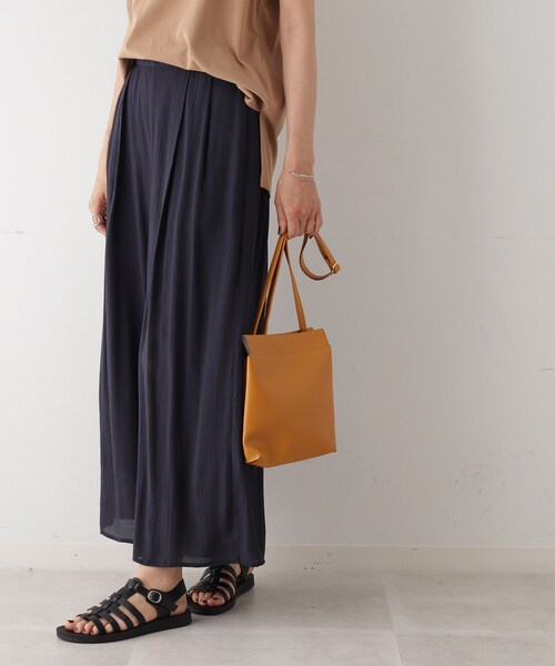 SHOO・LA・RUE（シューラルー）の「◆1枚革風3層ショルダーバッグ（ショルダーバッグ・レディース・ブラック/グレー/イエロー・00）」の4枚目の写真