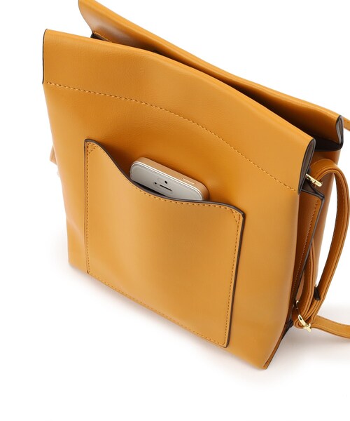 SHOO・LA・RUE（シューラルー）の「◆1枚革風3層ショルダーバッグ（ショルダーバッグ・レディース・ブラック/グレー/イエロー・00）」の13枚目の写真