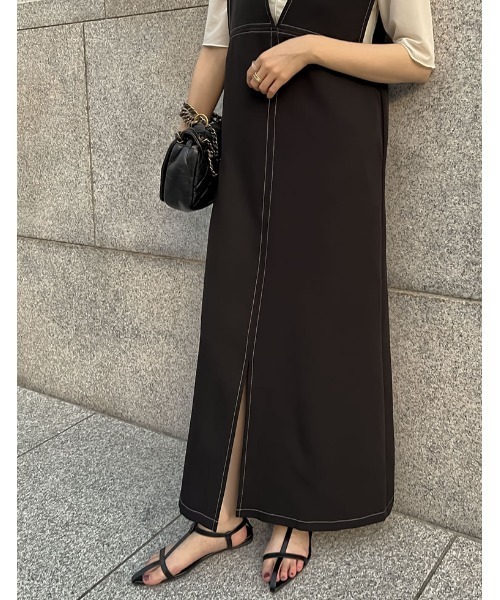 Re:EDIT（リエディ）の「[低身長/高身長サイズ有]前後2WAY配色ステッチVネックジャンパースカート（ジャンパースカート・レディース・ブラック/ブラウン・MEDIUM/LARGE/SHORT/TALL）」の13枚目の写真