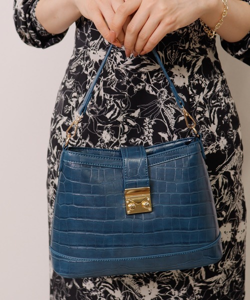 LIPSERVICE（リップサービス）の「クロコカーブチェーンバッグ（ハンドバッグ・レディース・ブラック/グリーン/ピンク・FREE）」の3枚目の写真