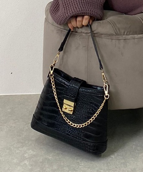 LIPSERVICE（リップサービス）の「クロコカーブチェーンバッグ（ハンドバッグ・レディース・ブラック/グリーン/ピンク・FREE）」の2枚目の写真