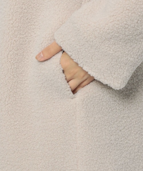 LEPSIM（レプシィム）の「ライトノーカラーボアコート　123608（ノーカラーコート・レディース・グレイッシュベージュ/チャコールグレー/モカ/ライトベージュ・LARGE/MEDIUM）」の17枚目の写真