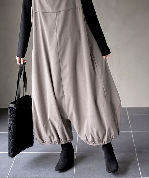 rps（アールピーエス）の「フェイクスウェードボリュームヘムオールインワン（サロペット/オーバーオール・レディース・チャコールグレー/ブラック/カーキ/カーキブラウン/モカ・フリー）」の19枚目の写真