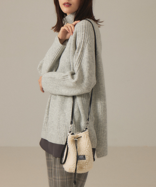 abahouse mavie(アバハウスマヴィ)の「【MEI 】FUR MINI巾着(ショルダーバッグ・レディース・アイボリー/その他/ブラック・フリー)」の2枚目の写真