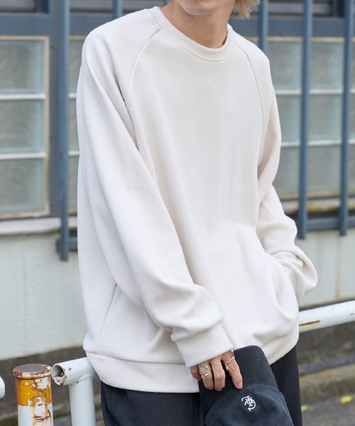 COLONY 2139（コロニートゥーワンスリーナイン）の「ストレッチリブラグランプルオーバー（Tシャツ/カットソー・メンズ・ブラック/オフホワイト/チャコールグレー・MEDIUM/LARGE/X-LARGE）」の2枚目の写真