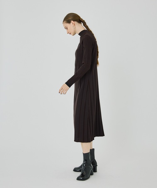 UNITED TOKYO（ユナイテッドトウキョウ）の「ランダムリブワンピース（ワンピース・レディース・インディゴブルー/ブラウン/ブラック・FREE）」の17枚目の写真