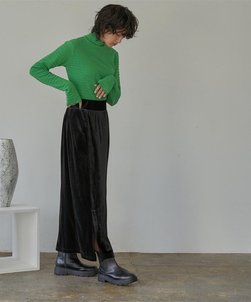 miette(ミエット)の「フロントスリットベロアロングスカート(スカート・レディース・ブルー/グリーン/ブラック・FREE)」の6枚目の写真