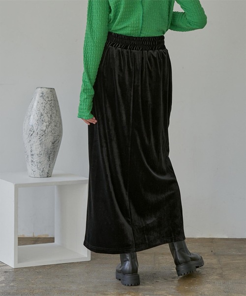 miette(ミエット)の「フロントスリットベロアロングスカート(スカート・レディース・ブルー/グリーン/ブラック・FREE)」の17枚目の写真