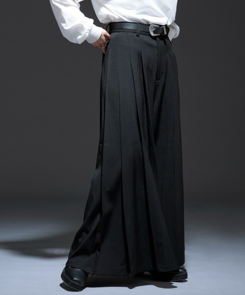 Ellno Loset(エルノロゼット)の「サイドプリーツワイドパンツ(その他パンツ・メンズ・グレー/ブラック・SMALL/MEDIUM/LARGE)」の13枚目の写真