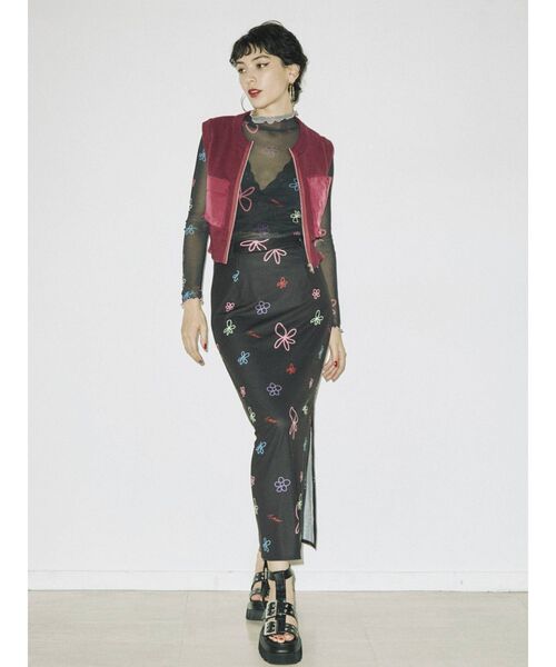 jouetie（ジュエティ）の「アートフラワースリットナロースカート（スカート・レディース・ブルー/ブラック/ピンク・MEDIUM）」の6枚目の写真