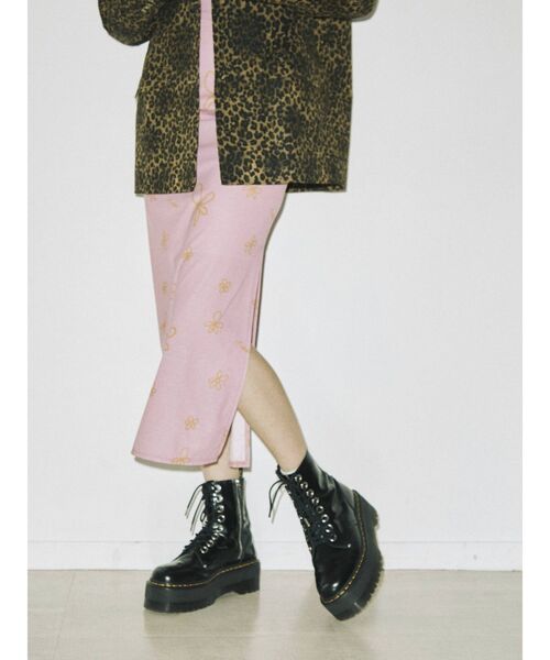 jouetie（ジュエティ）の「アートフラワースリットナロースカート（スカート・レディース・ブルー/ブラック/ピンク・MEDIUM）」の14枚目の写真