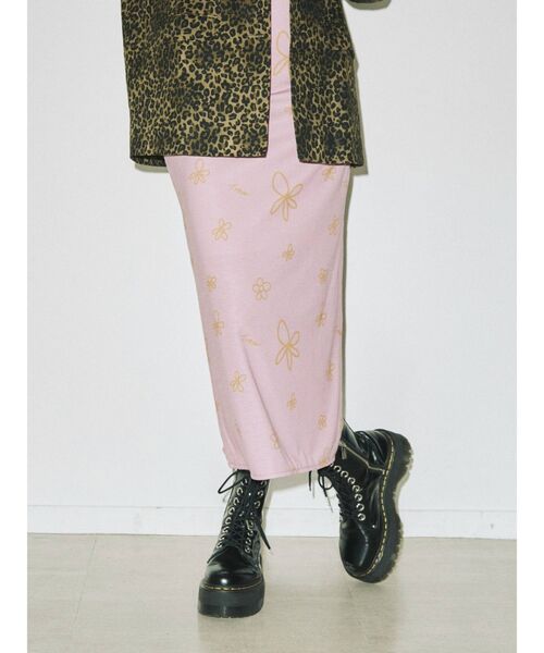 jouetie（ジュエティ）の「アートフラワースリットナロースカート（スカート・レディース・ブルー/ブラック/ピンク・MEDIUM）」の15枚目の写真