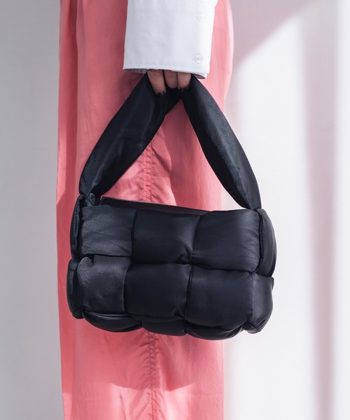 EVOL（イーボル）の「【EVOL/イーボル】 ファスナー付きメッシュナイロンハンドバッグ IU5130（ハンドバッグ・レディース・ベージュ/ブラック/アイボリー・FREE）」の5枚目の写真