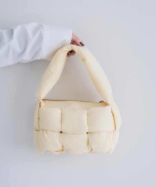 EVOL（イーボル）の「【EVOL/イーボル】 ファスナー付きメッシュナイロンハンドバッグ IU5130（ハンドバッグ・レディース・ベージュ/ブラック/アイボリー・FREE）」の6枚目の写真