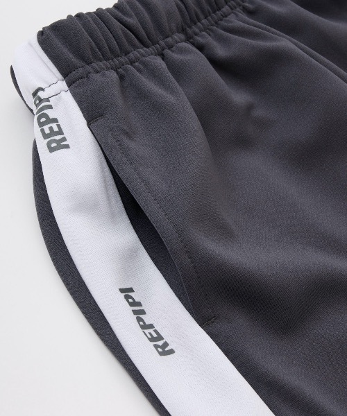 repipi armario（レピピ アルマリオ）の「【repipi armario / レピピアルマリオ】キッズジャージ上下セット　ジャージ　ラインパンツ（ジャージ・キッズ・ネイビー/チャコールグレー/ブラック・170/160/150/140）」の5枚目の写真