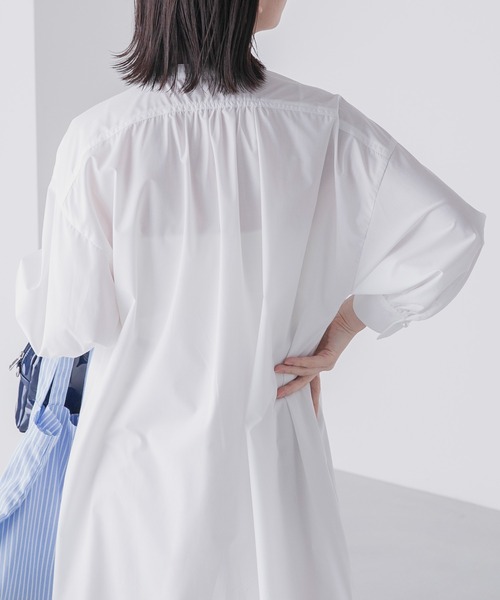 BONLECILL（ボンルシール）の「ボリュームスリーブ  パールボタンヘンリーネック シャツワンピース（シャツワンピース・レディース・オフホワイト/ネイビー系/ブルー/オレンジ/ネイビー・FREE）」の19枚目の写真