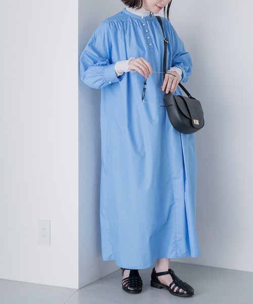 BONLECILL（ボンルシール）の「ボリュームスリーブ  パールボタンヘンリーネック シャツワンピース（シャツワンピース・レディース・オフホワイト/ネイビー系/ブルー/オレンジ/ネイビー・FREE）」の21枚目の写真